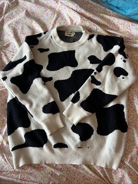 Aelfric Eden Black and Cream Cow-Print Crewneck grandpa Sweater
